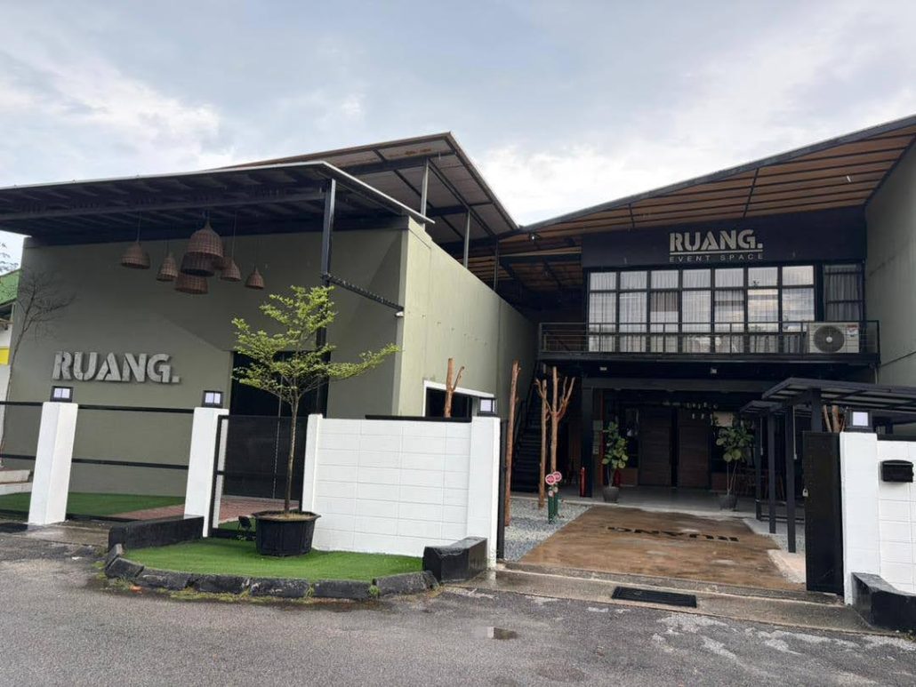 photo 6273608663293431519 y